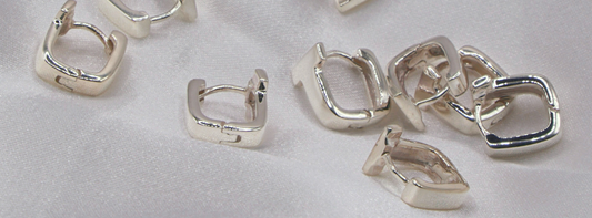 What Are Huggie Earrings?